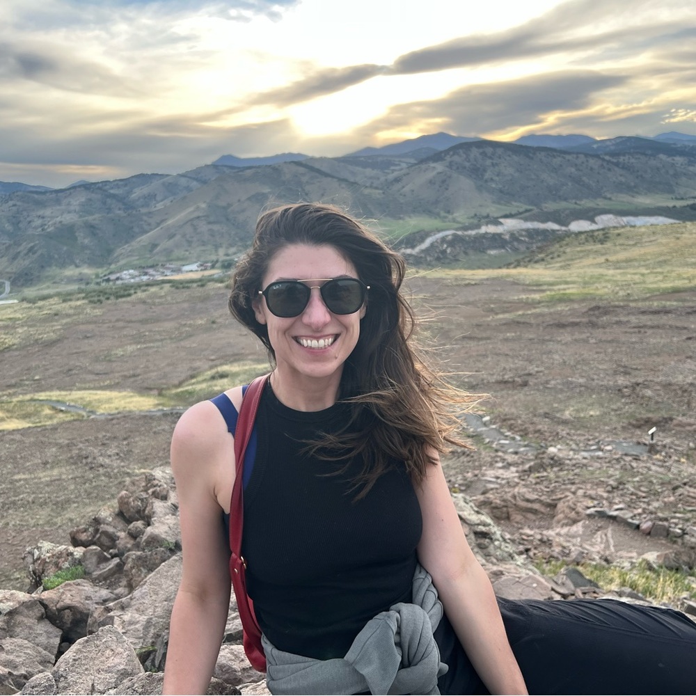Meet your Posher, Emily